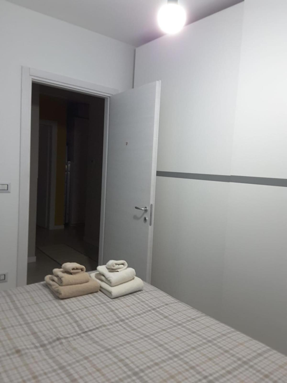 טורינו Lucrece Holiday Apartment מראה חיצוני תמונה